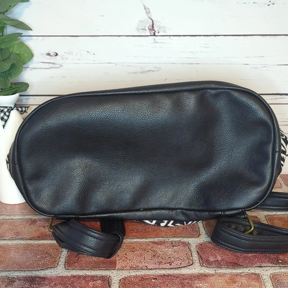 Vintage Y2K Aztec Madden Girl Black‎ and White Faux Leather Boho Tribal Backpack